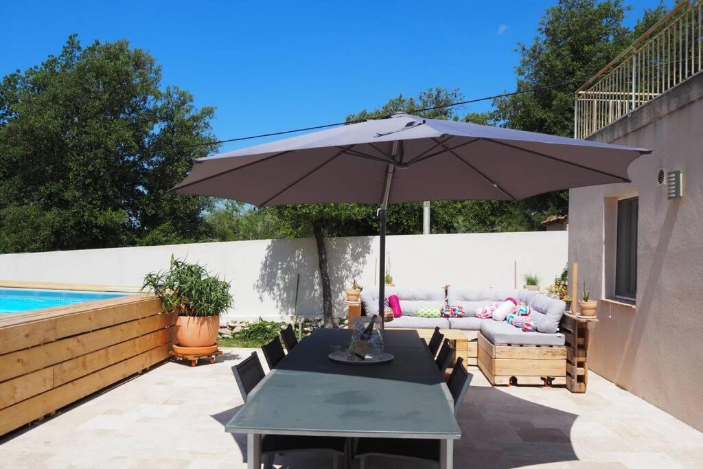 6 Personnes /piscine/campagne/terrain De Petanque/15 Km Bandol Villa Le Beausset