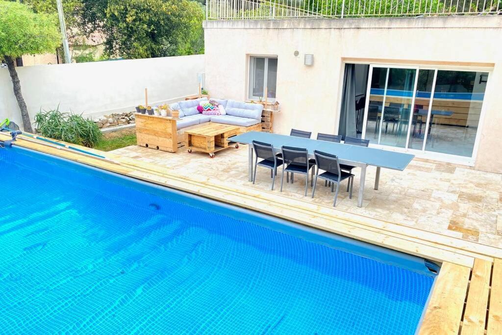 Villa 6 Personnes /piscine/campagne/terrain De Petanque/15 Km Bandol *
