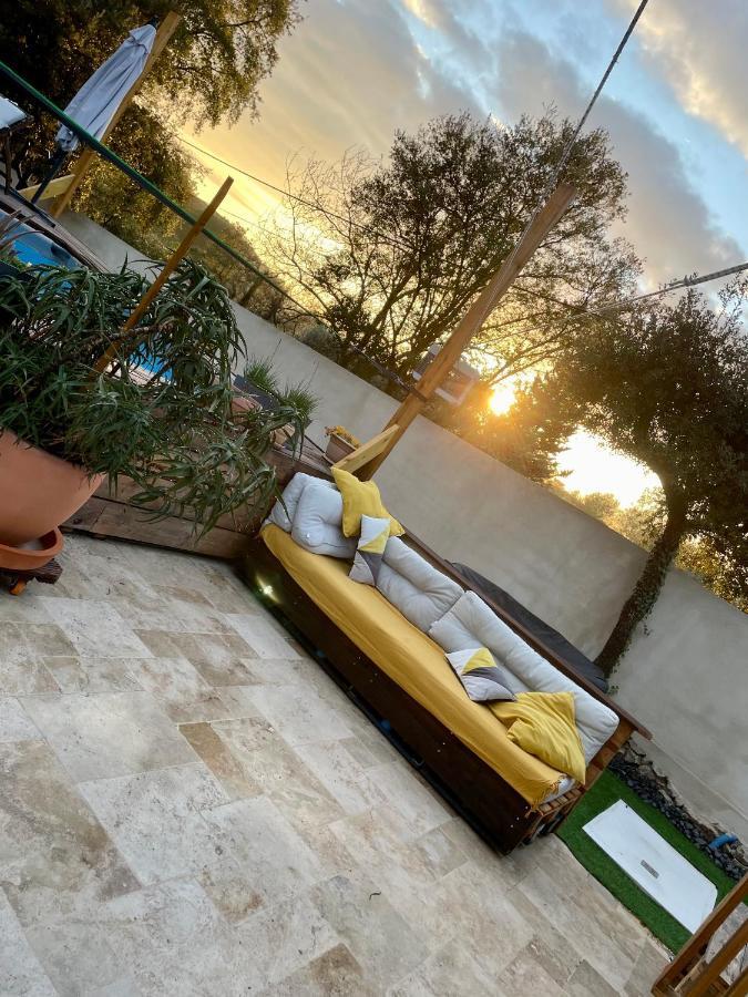 6 Personnes /piscine/campagne/terrain De Petanque/15 Km Bandol Le Beausset